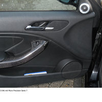 Das Frontsystem, eingebaut in die Seitentüre eines BMWs