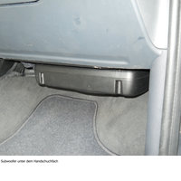 Ein Subwoofer, eingebaut im Kofferraum eines Autos